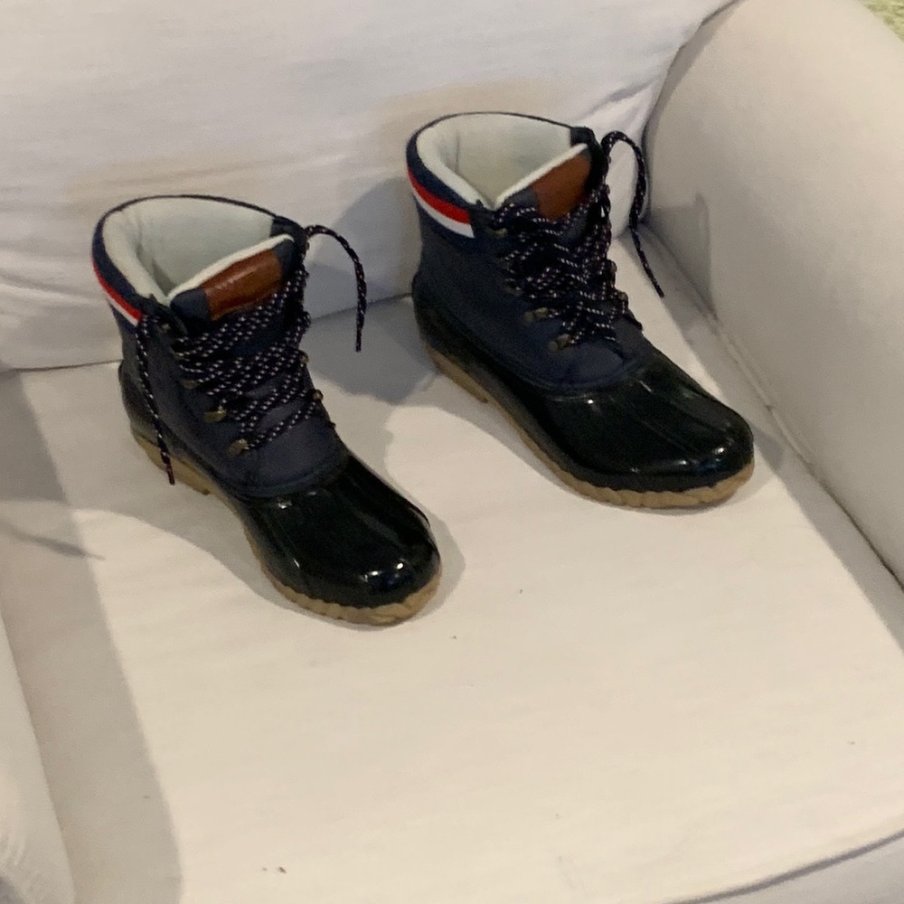 Nautical duck boot size 9